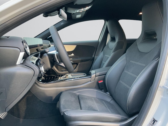 Vehicle image MERCEDES-BENZ A 200