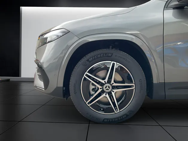 Mercedes-Benz EQA 300 4MATIC Excellence Edition AMG Line