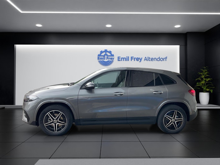 Vehicle image MERCEDES-BENZ EQA 300