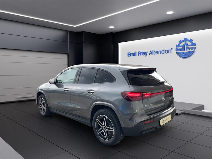 Vehicle image MERCEDES-BENZ EQA 300