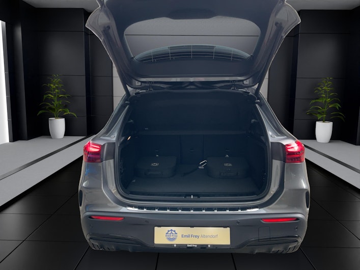 Vehicle image MERCEDES-BENZ EQA 300