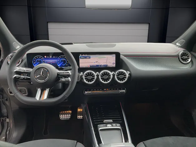 Mercedes-Benz EQA 300 4MATIC Excellence Edition AMG Line