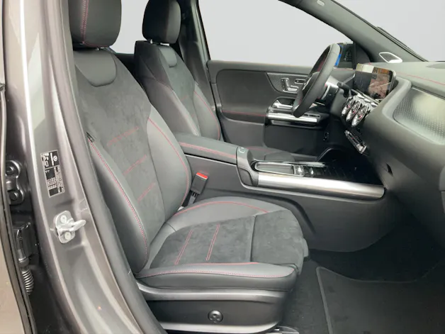 Mercedes-Benz EQA 300 4MATIC Excellence Edition AMG Line