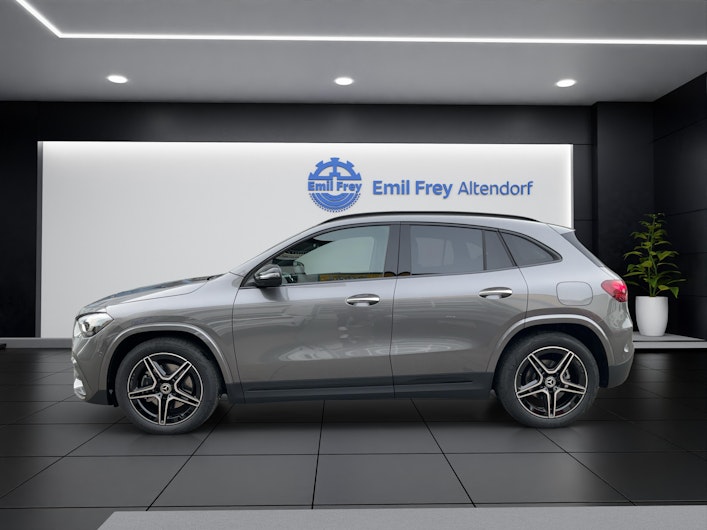Vehicle image MERCEDES-BENZ GLA 200