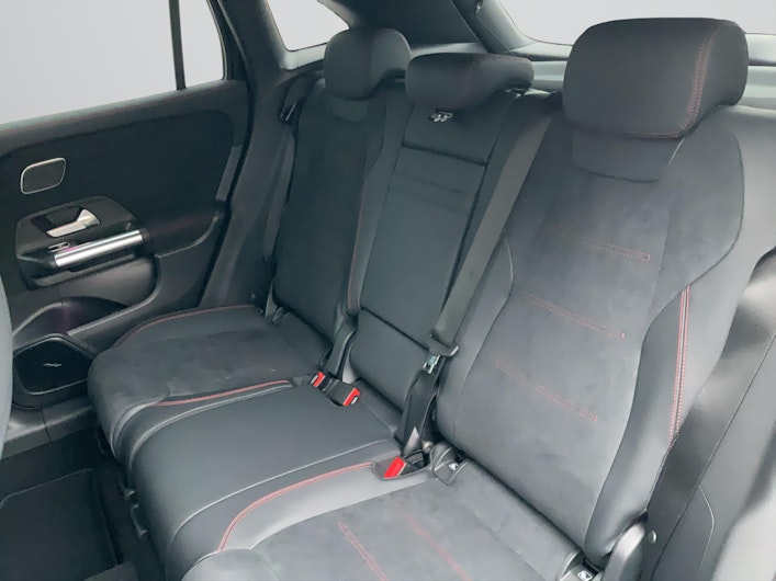 Vehicle image MERCEDES-BENZ GLA 250