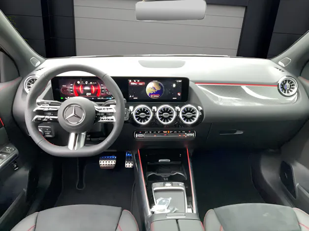 Mercedes-Benz GLA 250 4MATIC Swiss Star AMG Line