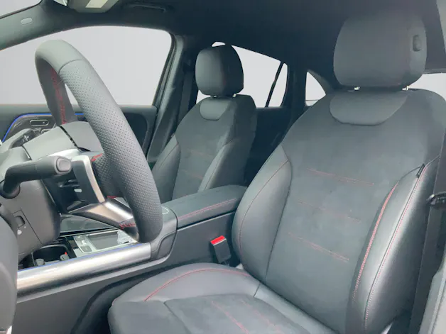 Mercedes-Benz GLA 250 4MATIC Swiss Star AMG Line