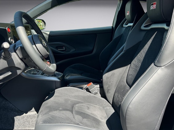 Vehicle image 8 Vehicle image 8