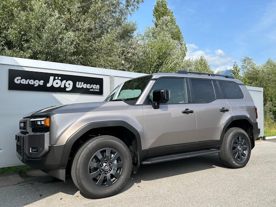 First vehicle image
