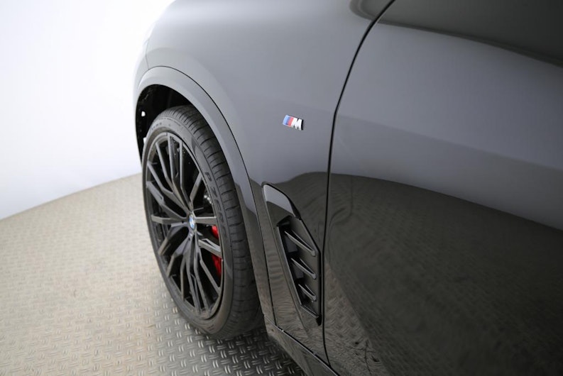 Vehicle image BMW X5