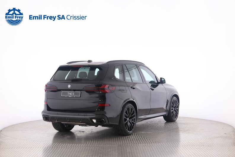 Vehicle image BMW X5