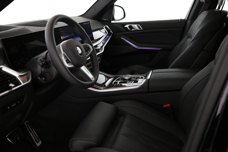 Vehicle image BMW X5