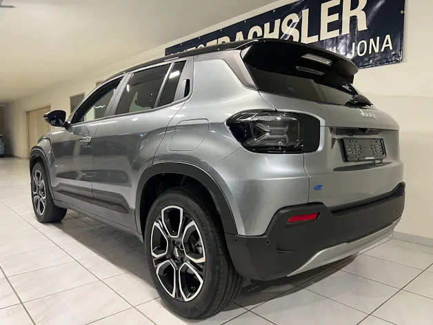 Jeep Avenger Summit
