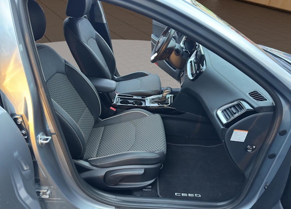 Vehicle image 11 Vehicle image 11