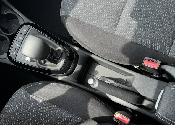 Vehicle image 6 Vehicle image 6