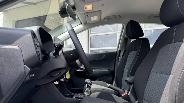 Vehicle image 3 Vehicle image 3