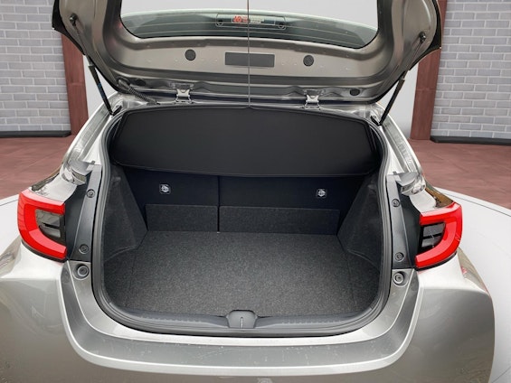 Vehicle image 10 Vehicle image 10