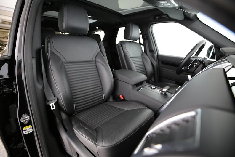 Vehicle image LAND ROVER DISCOVERY