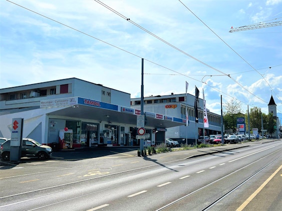 Vehicle image 20