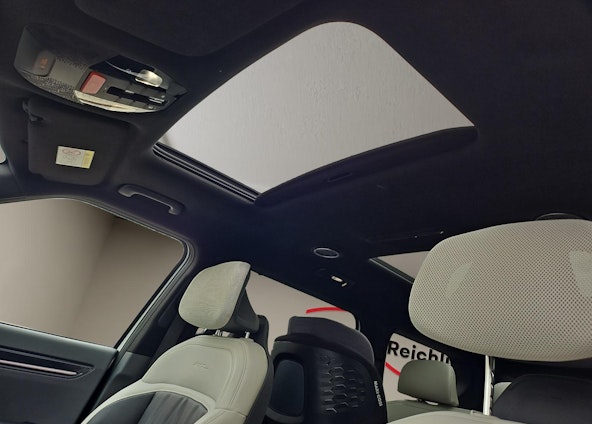 Vehicle image 9 Vehicle image 9