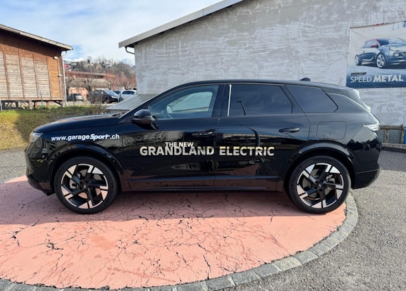 Vehicle image 3 Vehicle image 3