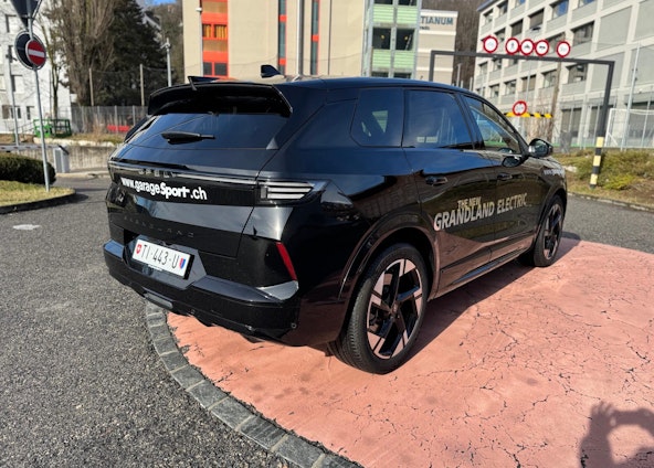 Vehicle image 6 Vehicle image 6