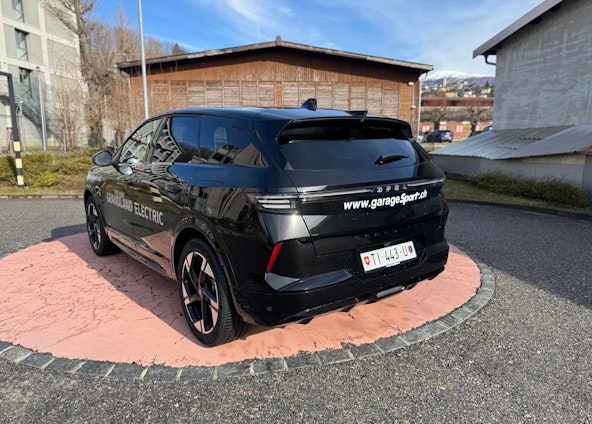 Vehicle image 4 Vehicle image 4