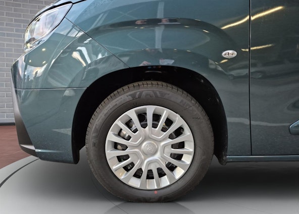 Vehicle image 6 Vehicle image 6