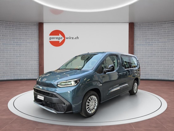 First vehicle image First vehicle image