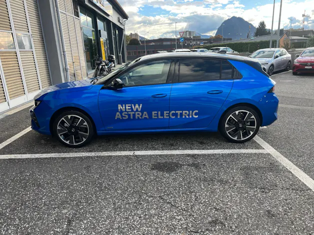 Opel Astra-e Swiss Plus