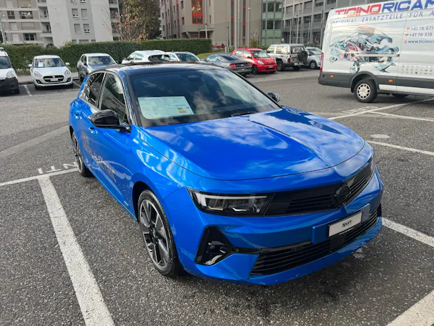 Opel Astra-e Swiss Plus