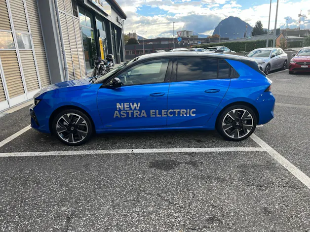 Opel Astra-e Swiss Plus
