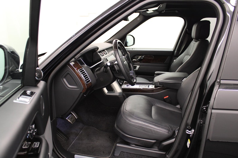 Vehicle image LAND ROVER RANGE ROVER