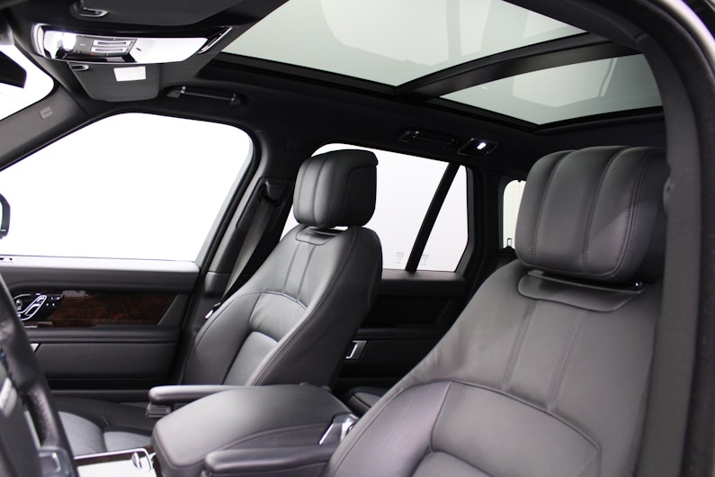 Vehicle image LAND ROVER RANGE ROVER