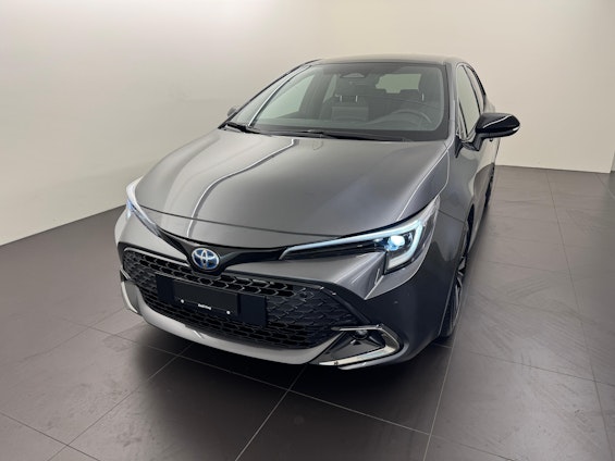 First vehicle image