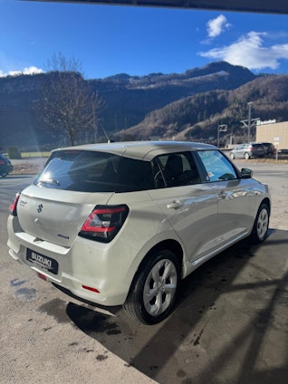 Vehicle image 3 Vehicle image 3