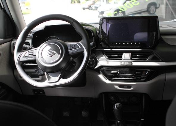 Vehicle image 5 Vehicle image 5