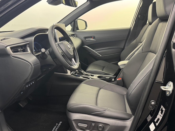 Vehicle image TOYOTA COROLLA CROSS