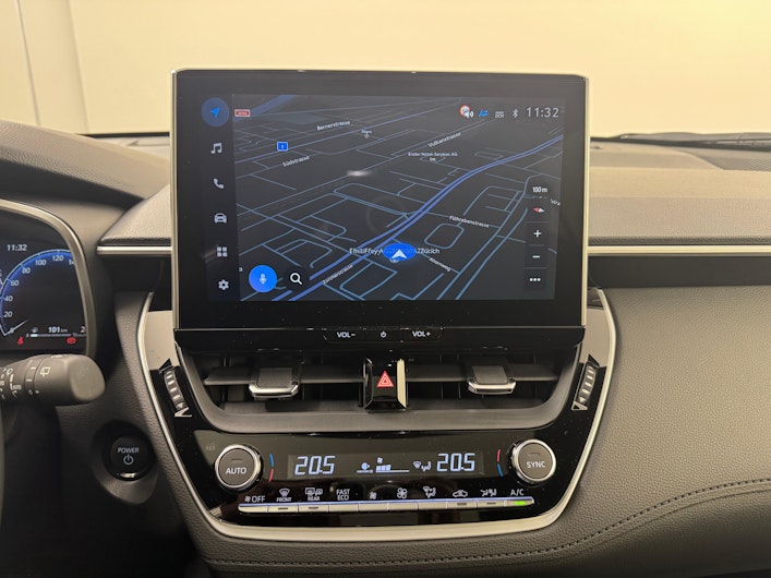 Vehicle image TOYOTA COROLLA CROSS