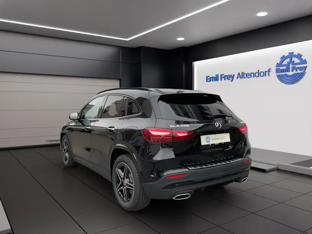 Mercedes-Benz GLA 250 4MATIC Swiss Star AMG Line