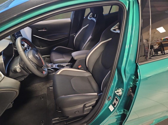 Vehicle image 8 Vehicle image 8