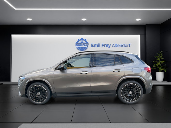 Vehicle image MERCEDES-BENZ GLA 220