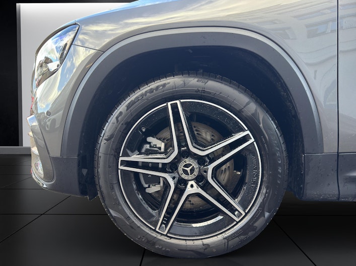 Vehicle image MERCEDES-BENZ GLB 220