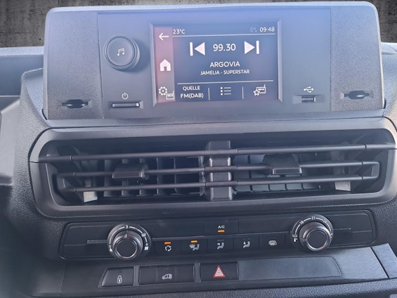 Vehicle image 7 Vehicle image 7