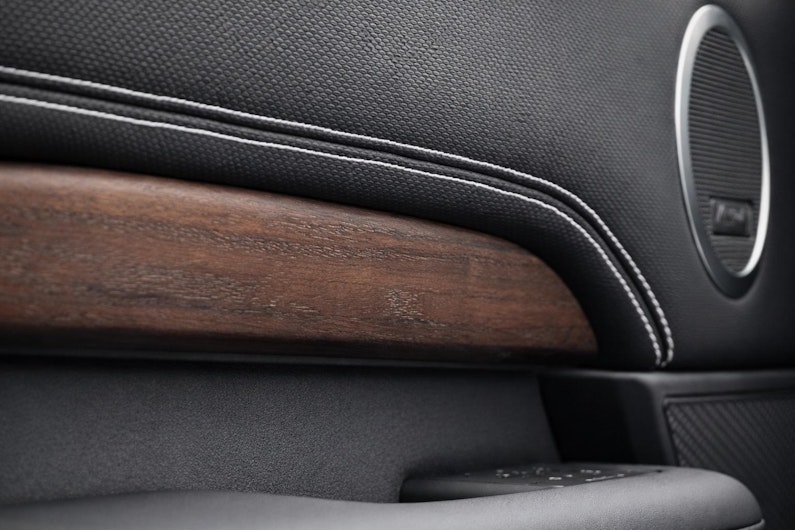 Vehicle image LAND ROVER DISCOVERY