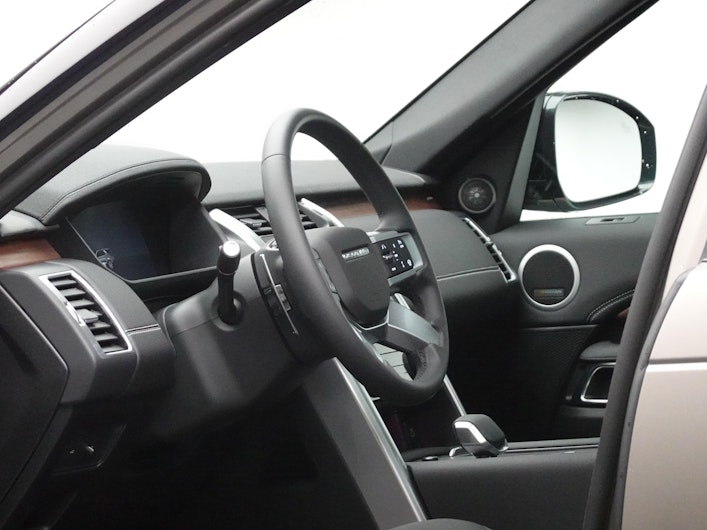 Vehicle image LAND ROVER DISCOVERY