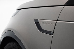 Vehicle image LAND ROVER Discovery 3.0 D I6 250 Dynamic SE