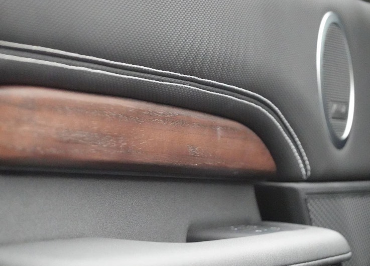 Vehicle image LAND ROVER DISCOVERY