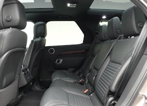 Vehicle image LAND ROVER Discovery 3.0 D I6 250 Dynamic SE