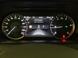 Fahrzeugbild LAND ROVER Discovery Sport 2.0 TD4 165 SE
